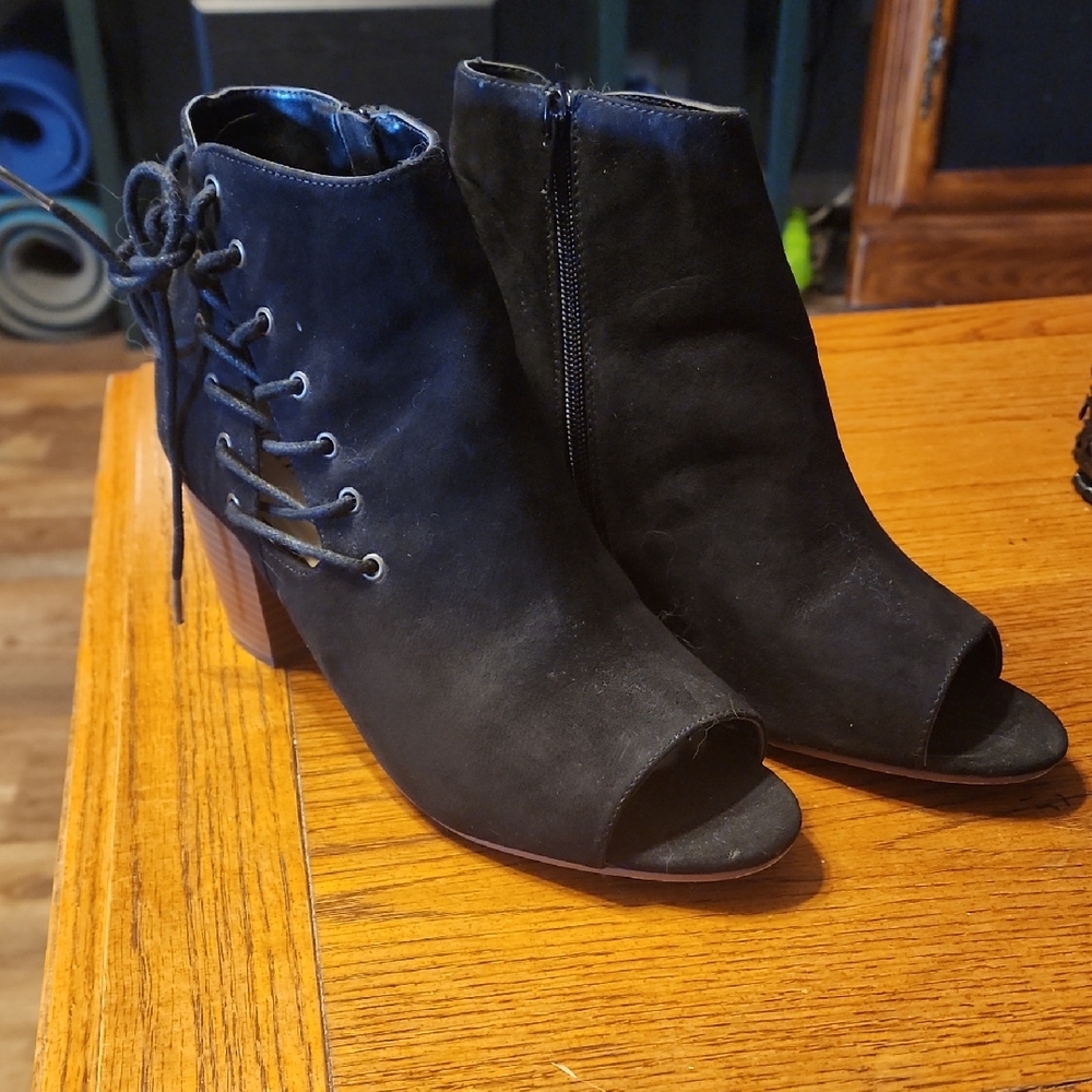 ‼️50%_5+Bundles‼️ JustFab Black Ankle Booties with Chunky Heel S6